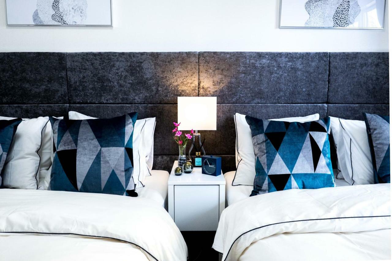 Apartemen Charming With Private Balcony *