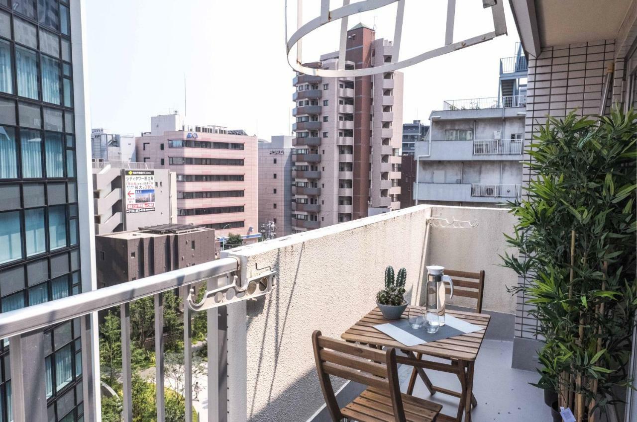 Charming With Private Balcony Apartemen *