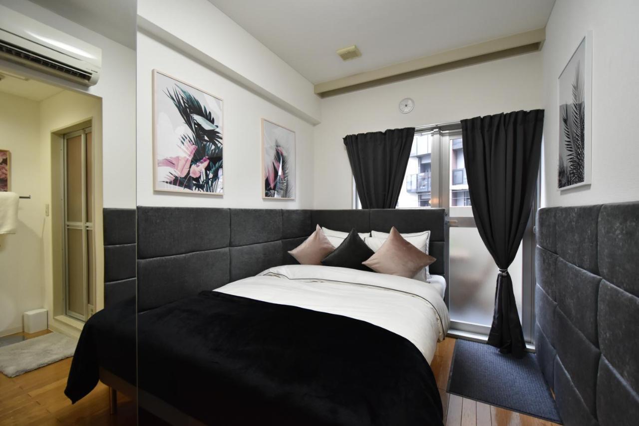 Apartemen Charming With Private Balcony *