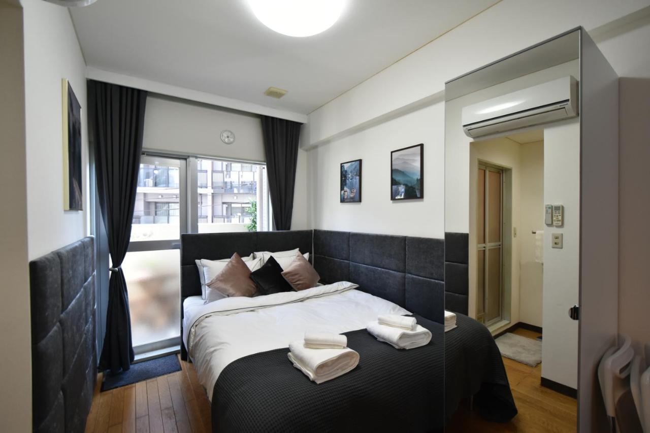 Charming With Private Balcony Apartemen